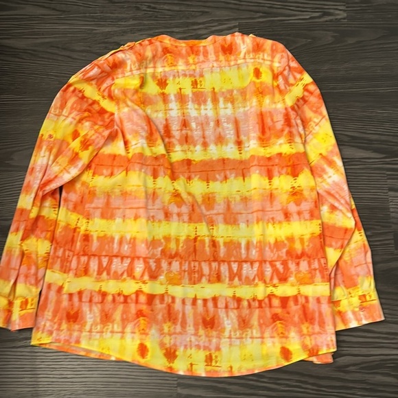 🍍CALVIN KLEIN BUTTON DOWN BLOUSE🍍SIZE LARGE🍍PIT TO PIT 23”🍍LENGTH 29”🍍Y-1 - Picture 5 of 5